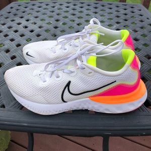 NIKE Women's Renew Run Running Shoe - Size: 8